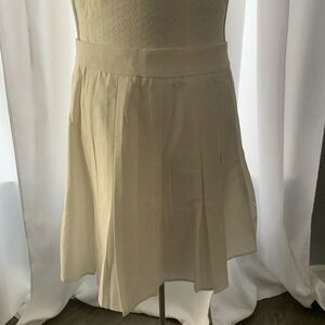 Elegant White Pleated Women's Skirt